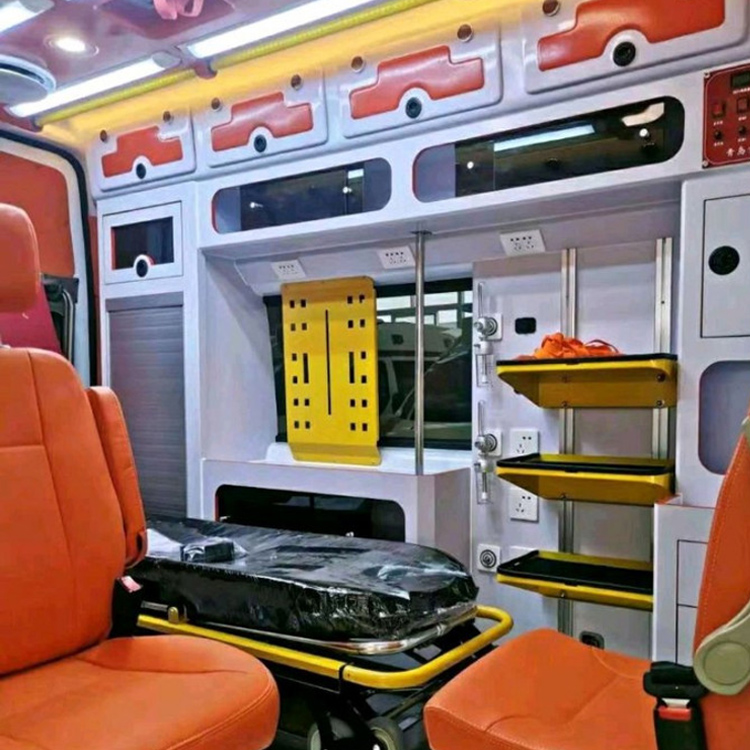 兴安长途救护车护送病人租赁价格